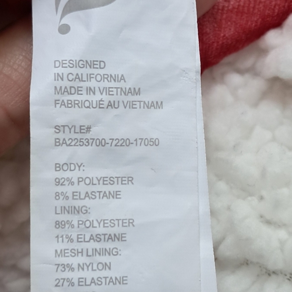 NWT  Fabletics Oasis Crushed Velour Twist Sports Bra Red Large - Picture 12 of 12